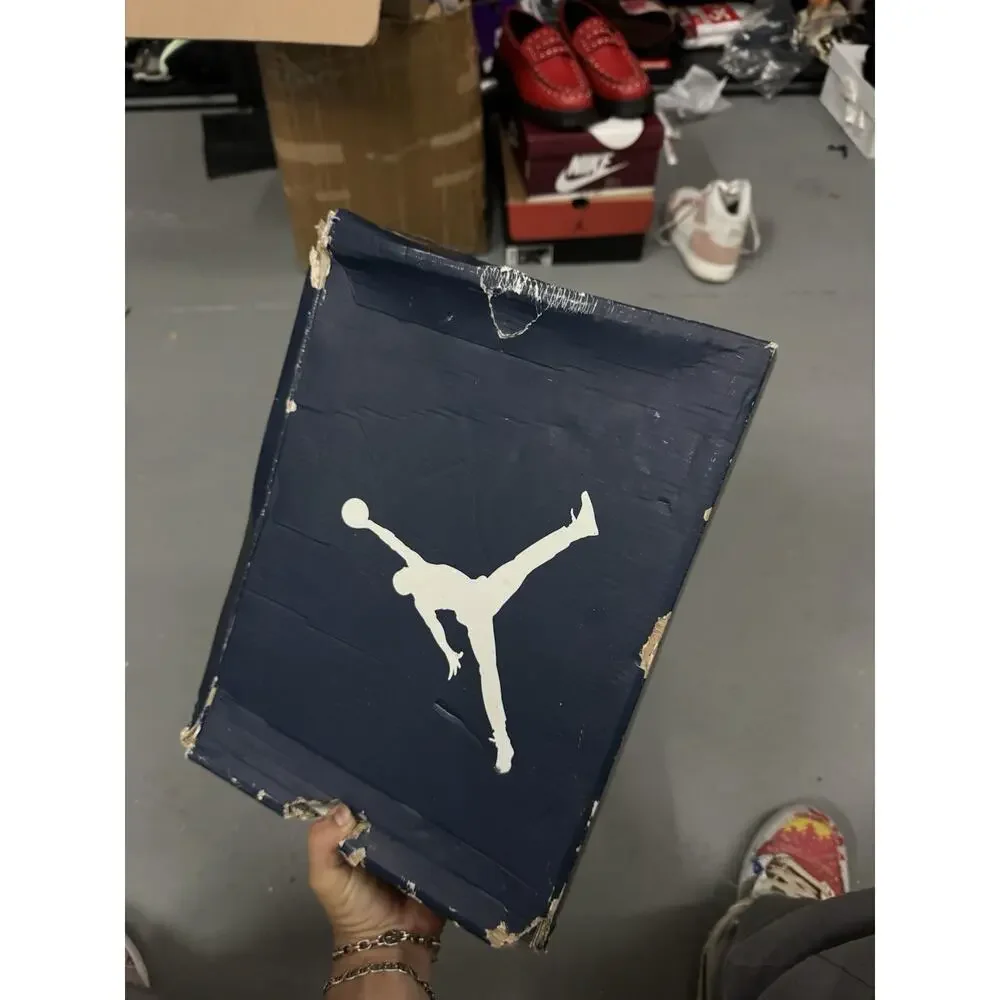 Size 8.5 - Jordan 6 Retro Midnight Navy